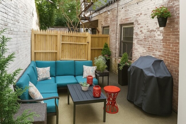 Building Photo - 81 Mt Vernon St