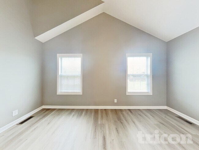 Foto del edificio - 1335 Loren Circle