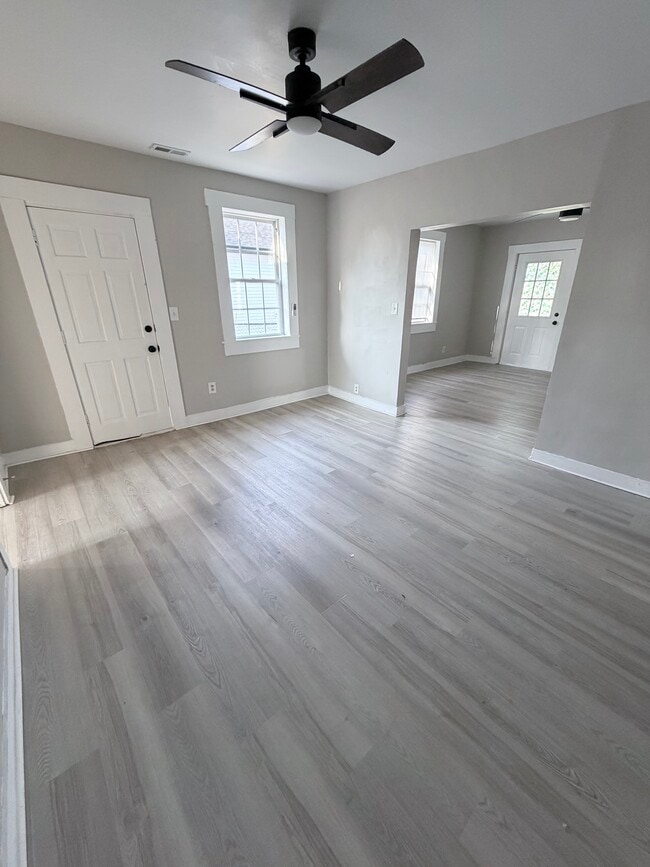 Building Photo - 720 S Apperson Way