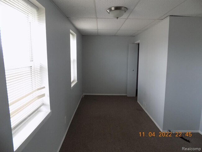 Building Photo - 292 Mill St