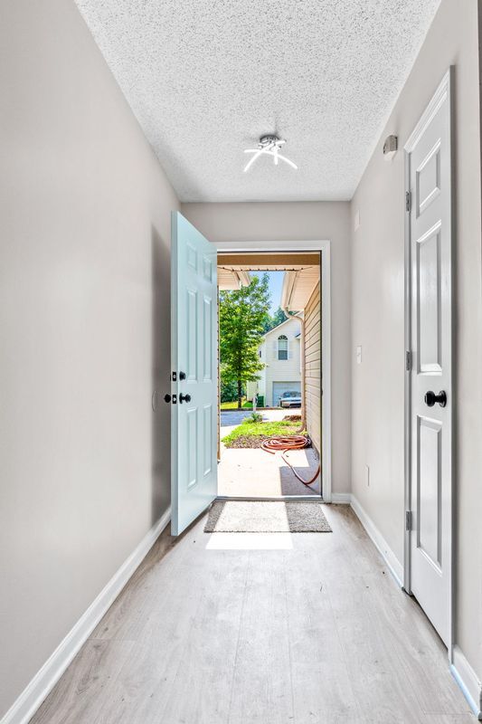 Foto del edificio - 2921 Ward Lake Way
