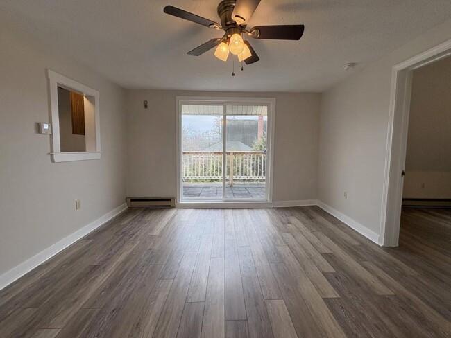 Foto del edificio - 58E School St.