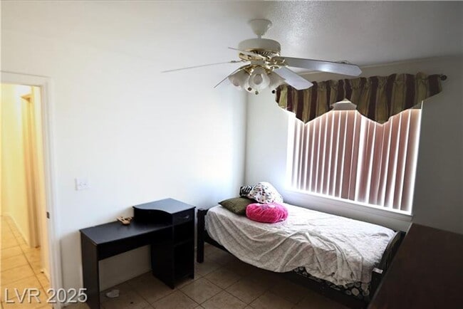 Building Photo - Large Single Story Corner Lot HOME