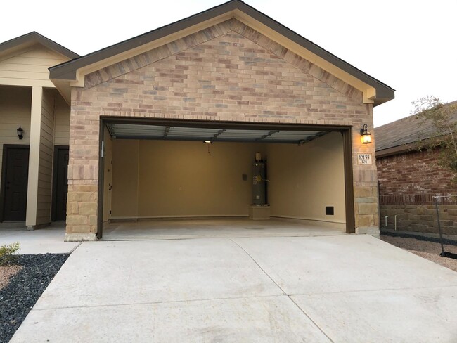 Building Photo - Westover Bluff-10155