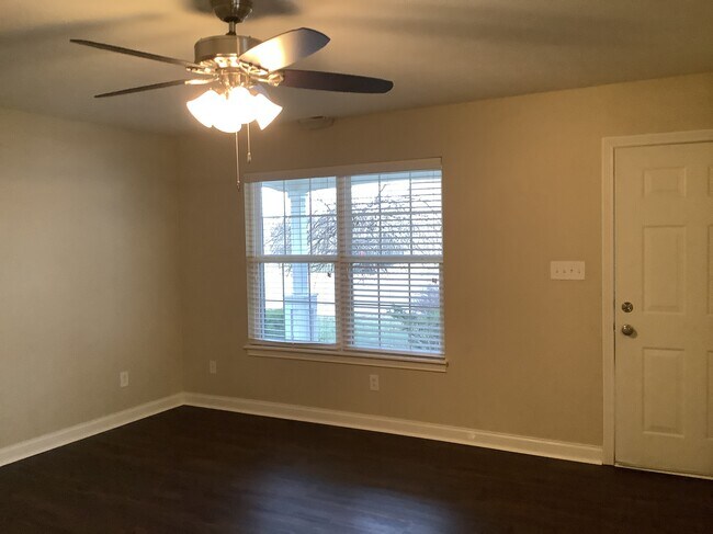 Building Photo - 681 Bridgebend Run