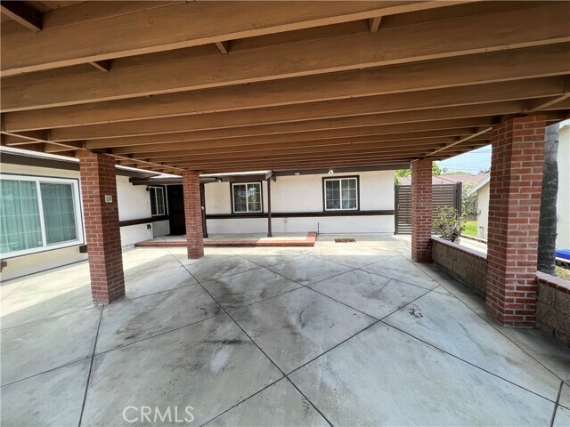 Foto del edificio - 9705 Kimberly Ave