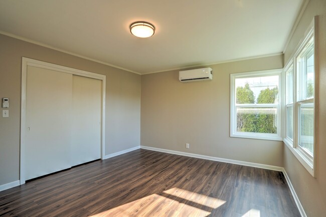 Building Photo - 3410 SE 71st Ave