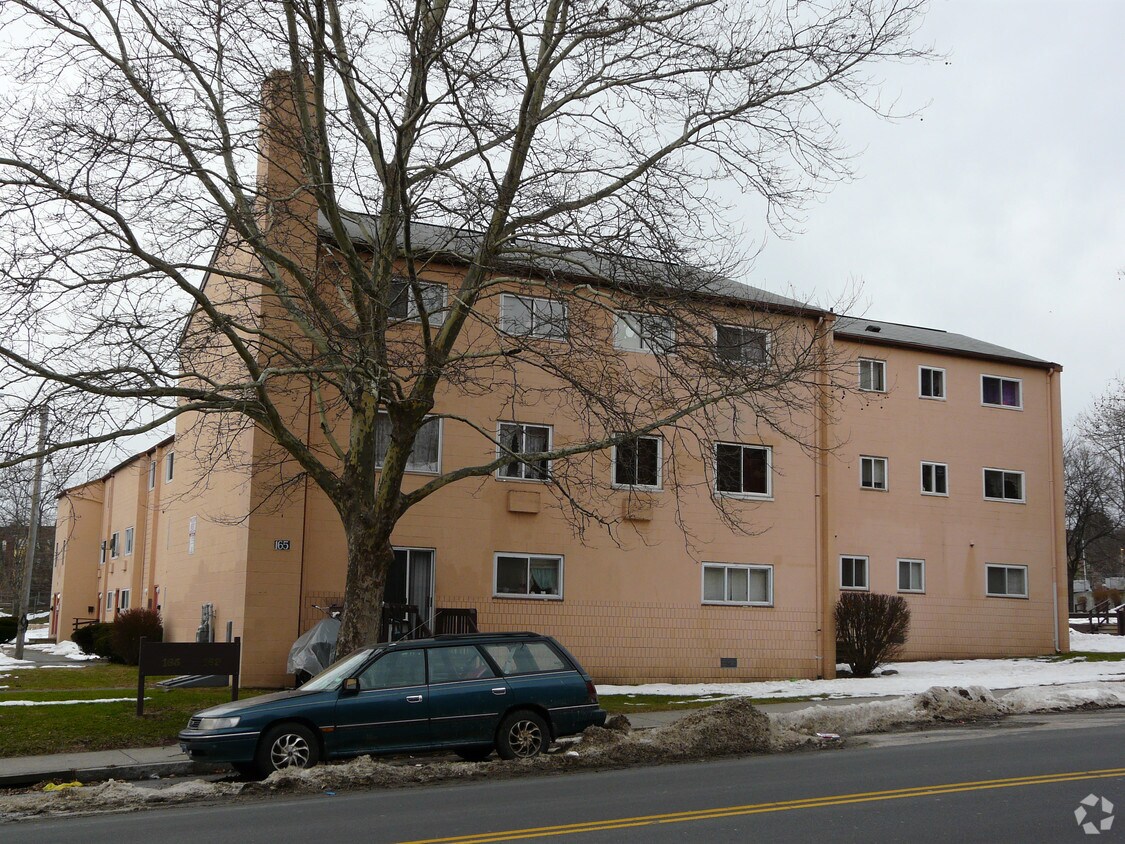Foto del edificio - 326 N Main St