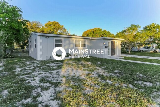 Building Photo - 4 Bedroom Pet-Friendly Home in Fort Lauder...