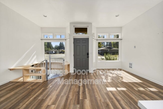 Building Photo - 5101 N 45th St