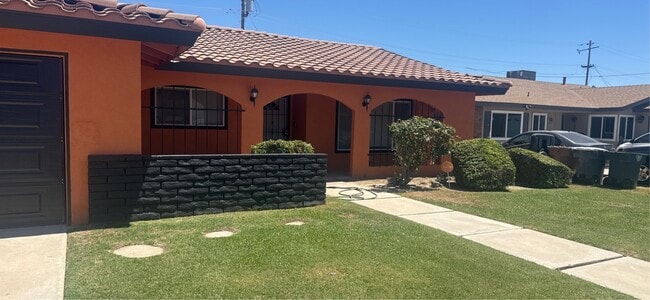 Building Photo - 2318 Hasti Acres Dr