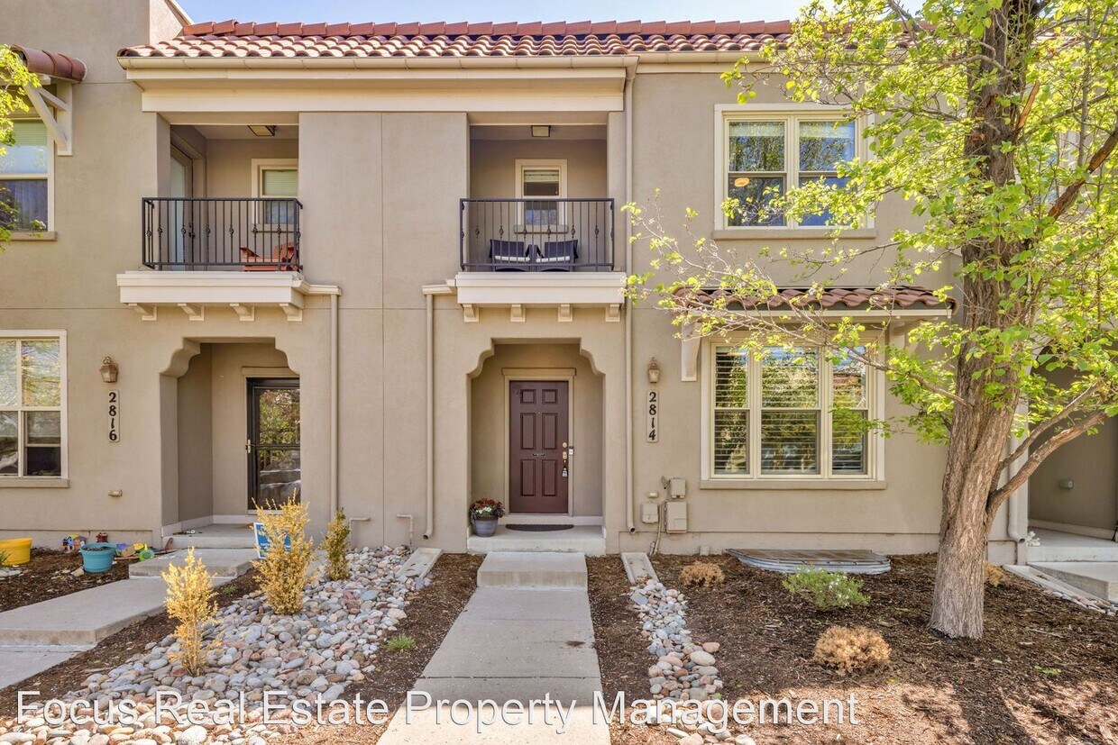 Foto principal - 4 br, 2.5 bath House - 2814 Syracuse Ct