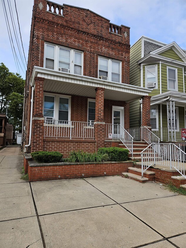 Primary Photo - 94 W 16th St