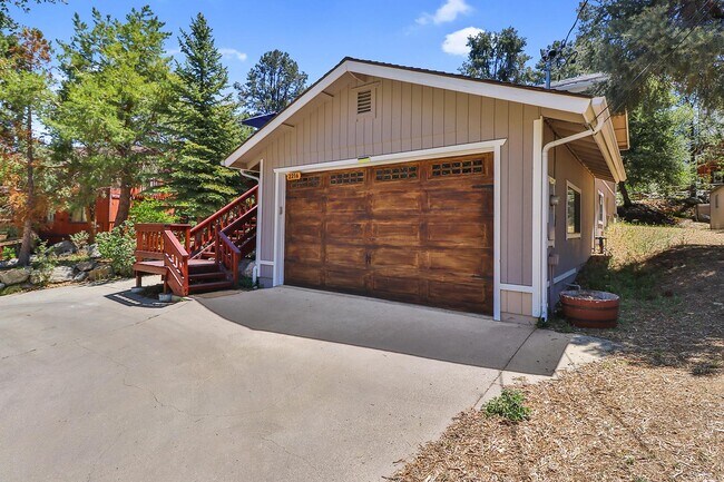 Foto del edificio - 2216 Maplewood Way