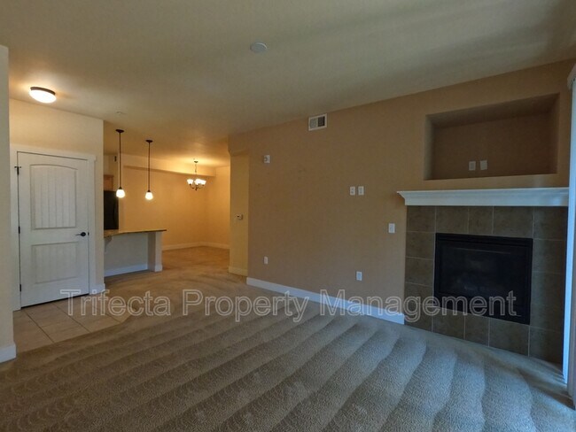 Foto del edificio - 2445 Windrow Dr