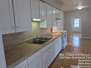 Building Photo - 847 Rue Principale