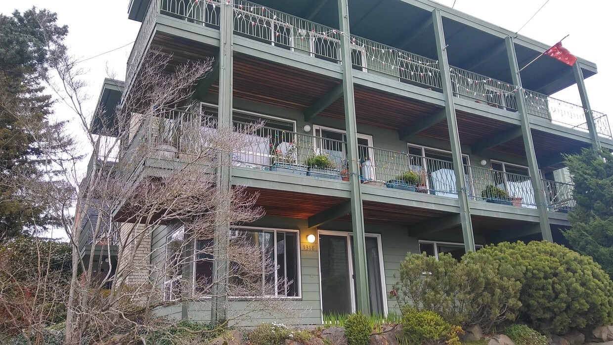 Front of Triplex - 1318 W Barrett St