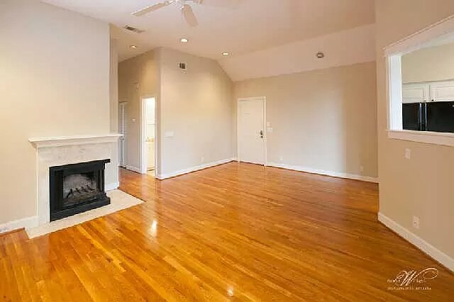 Building Photo - 321 Boxmere Pl