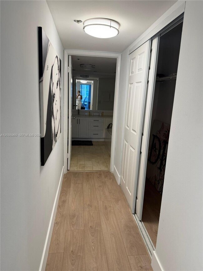 Foto del edificio - 1717 N Bayshore Dr