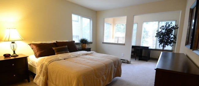 Bedroom - Tenzen Apartments