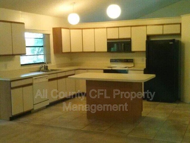 Foto del edificio - 2026 Larkwood Dr