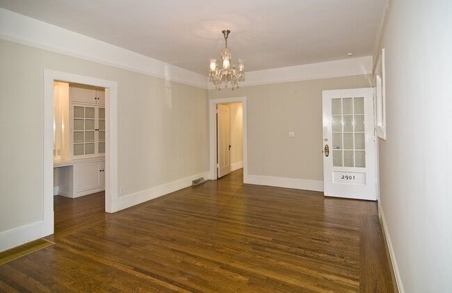 Building Photo - 2901 Scott St