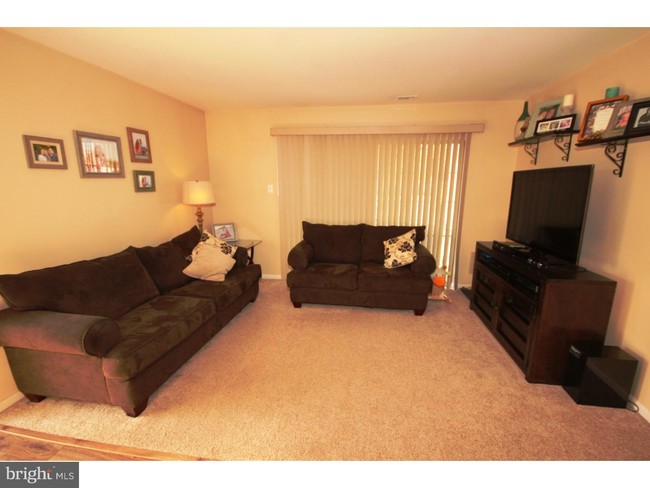 Building Photo - 1503 Hawthorne Ct