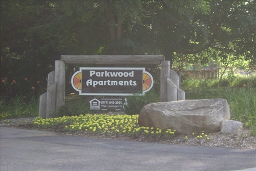 Building Photo - Parkwood Apartments