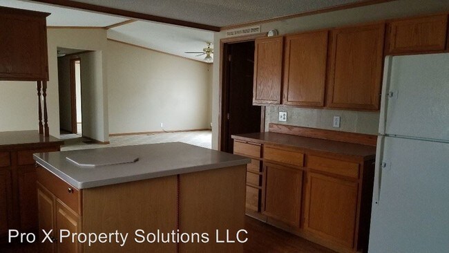 Building Photo - 405 Falletti St
