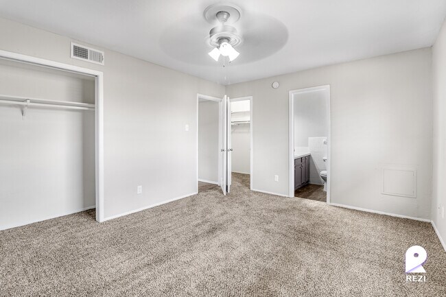 Building Photo - 7615 Grahamcrest Dr