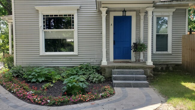 Front entrance on Mason Rd - 245 Mason Rd