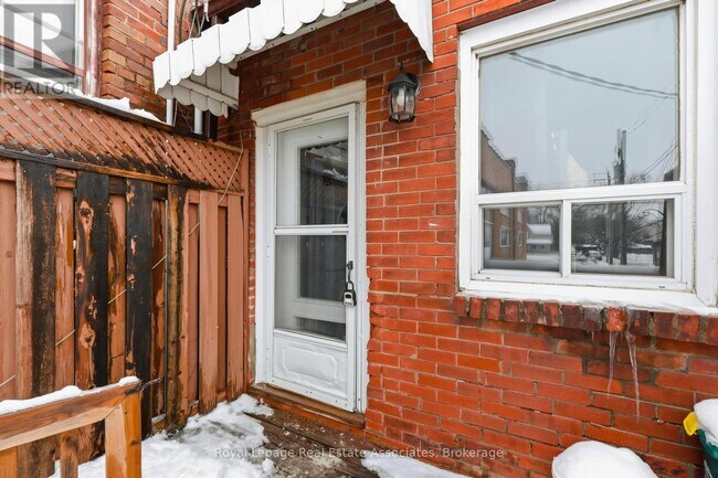 Photo du bâtiment - 66 Main St S