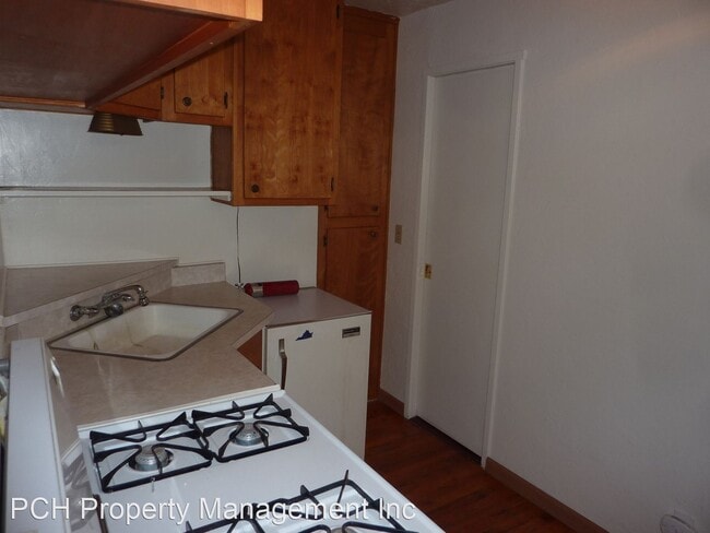 Foto del edificio - Studio, 1 bath House - 2590 Grove Avenue