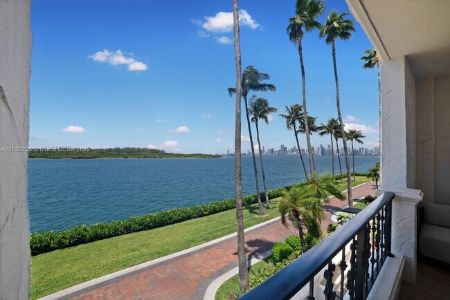Foto del edificio - 2424 Fisher Island Dr