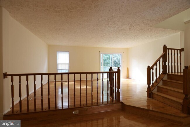 Building Photo - 21 Bayshore Ct