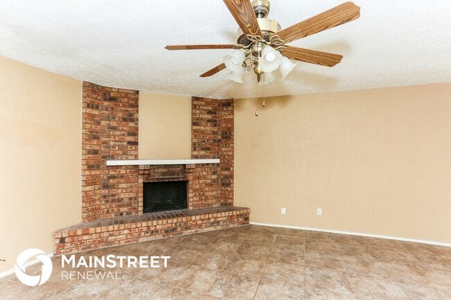 Foto del edificio - 6412 Sandhurst Ln E