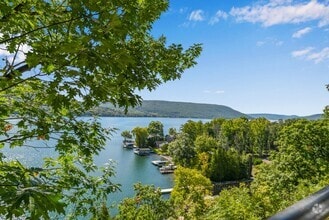 Building Photo - 7 Cliffside Dr