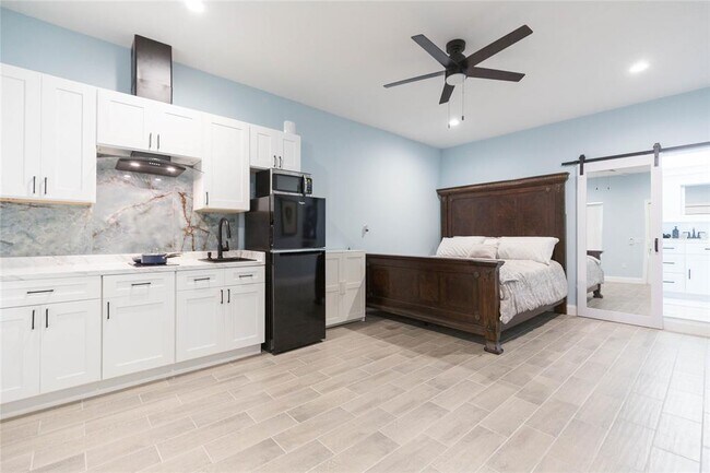 Foto del edificio - 4906 Riverhills Dr