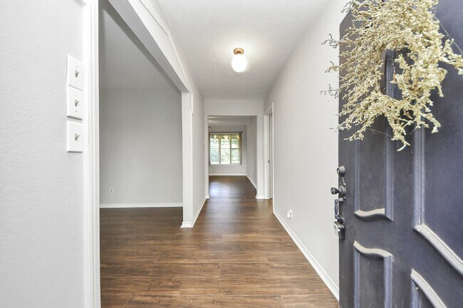Foto del edificio - 15135 Chipman Ln.