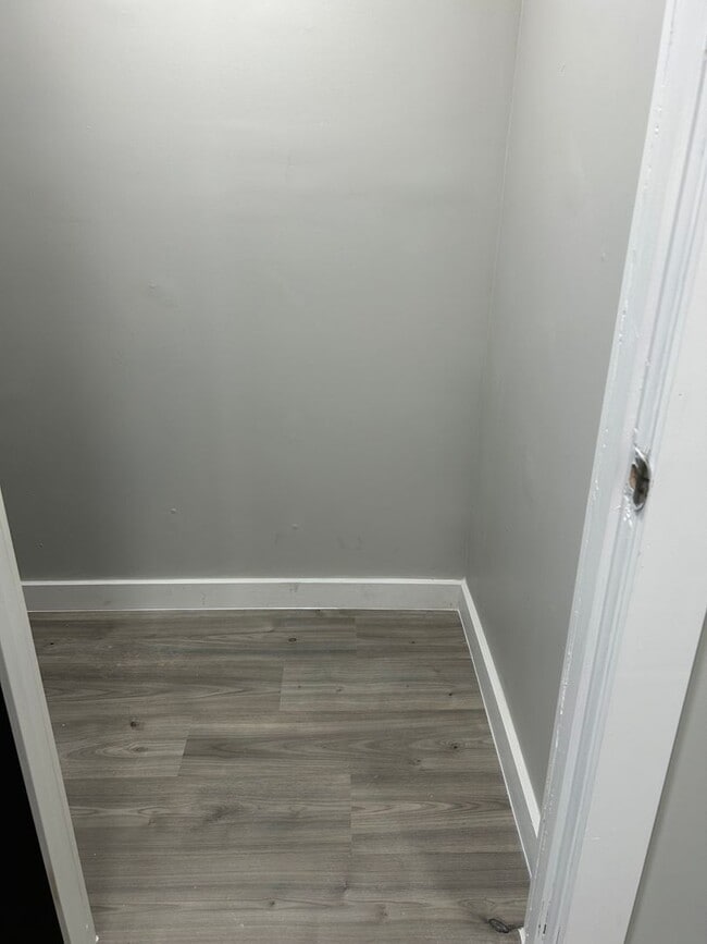 Building Photo - 806 Lexington