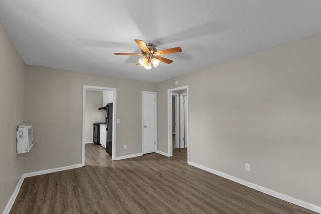Building Photo - 128 Calvin Ct
