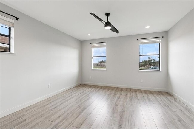 Building Photo - 2767 Vienna St