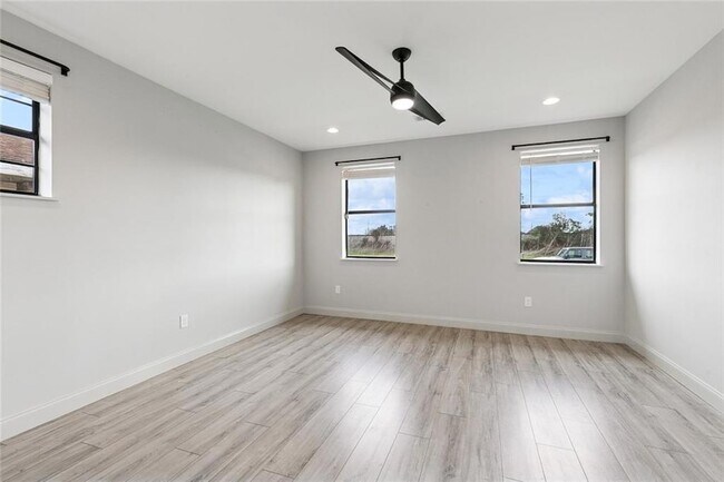 Foto del edificio - 2767 Vienna St