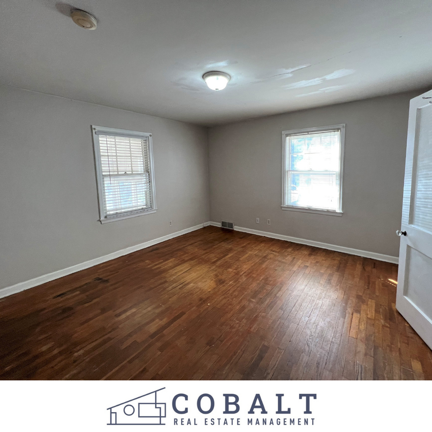 Foto principal - 4 Bedroom Duplex, ACROSS from KSU! Preleas...