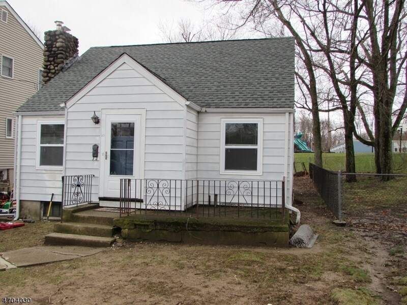 Primary Photo - 65 Glenwood Ave