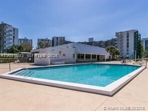 Foto del edificio - 3475 N Country Club Dr