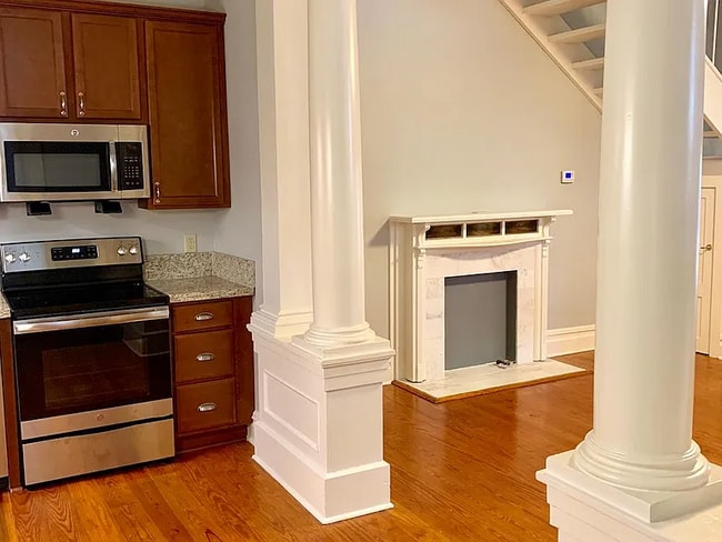 Foto del edificio - 401 E 10th St