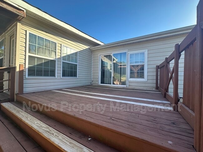 Foto del edificio - 205 Tom Fletcher Rd