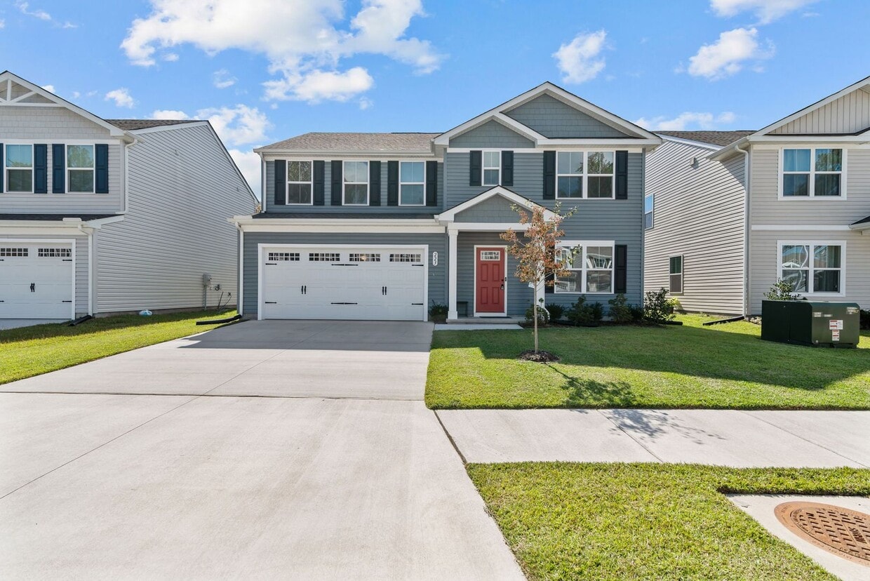 Foto principal - Spacious Home for Rent in Portsmouth!