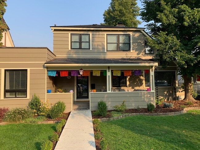 Building Photo - 9 N Garfield Ave